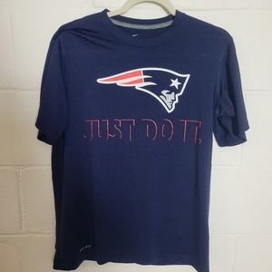 Nike Dri Fit NFL New England Patriots Short Sleeve T-shirt Size Medium
